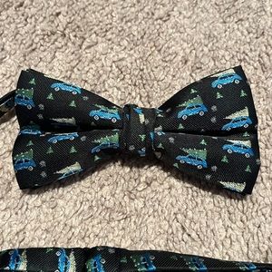 Silky Winter Car and Tree Bow Tie
